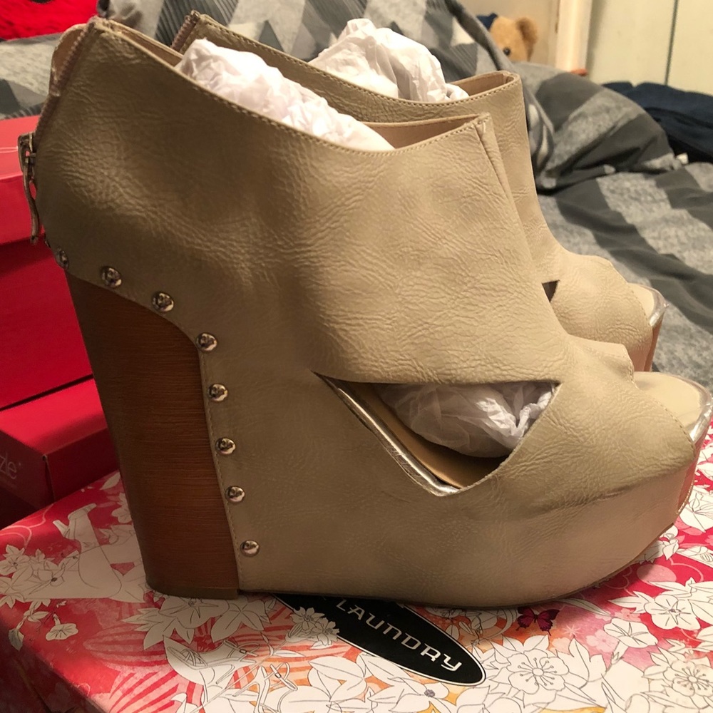 Chinese Laundry studded wedges